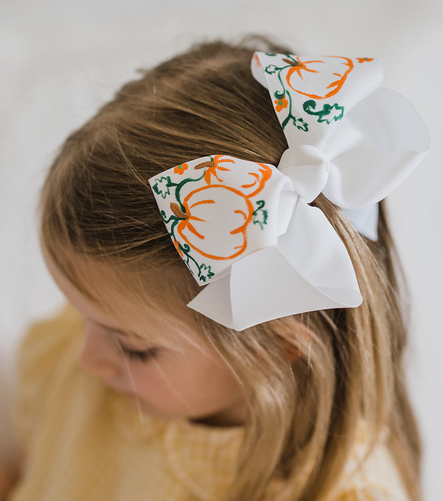 Round Monogram Bow — Three Sisters Bows